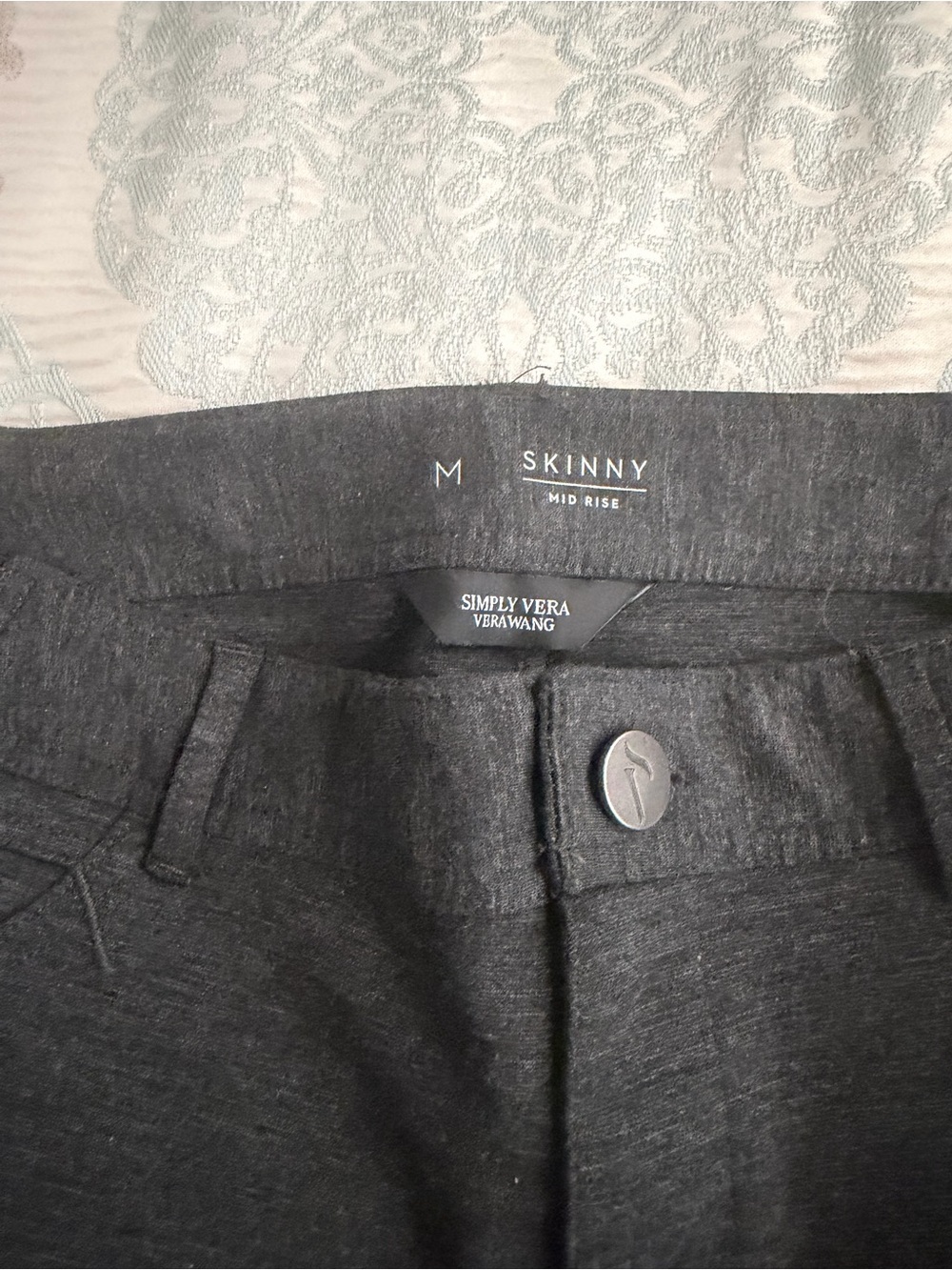 Simply Vera Wang gray skinny pants.